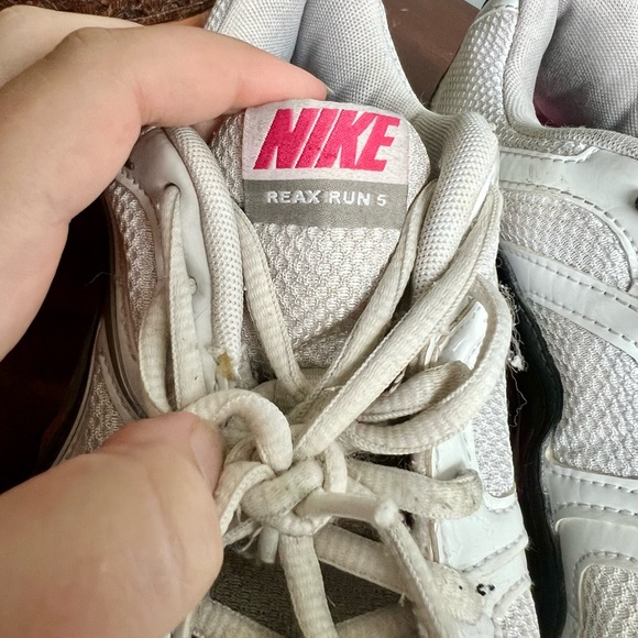 Nike | white Reax Run 5 athletic shoes - 9.5 - Picture 7 of 10